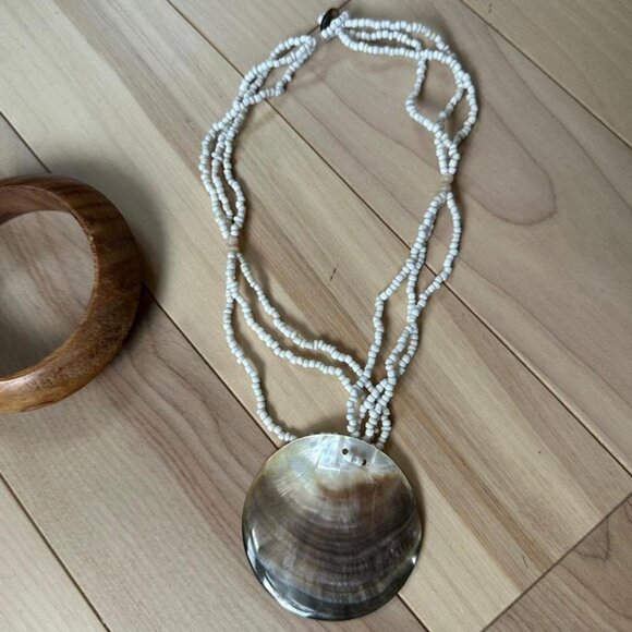 Vintage Vacation Mermaid Set – Real Seashell Pendant Necklace + Wooden Bangle - Picture 2 of 7